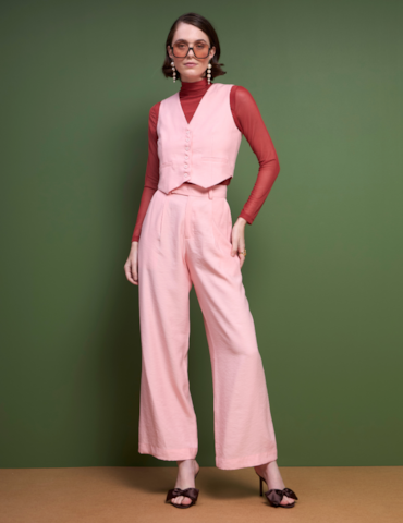 Blusa em Tule com Gola Alta