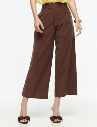 Calça Reta Ampla com Bolsos