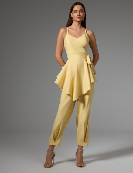 Conjunto com Blusa Assimétrica e Calça Reta Conjunto com Blusa Assimétrica e Calça Reta
