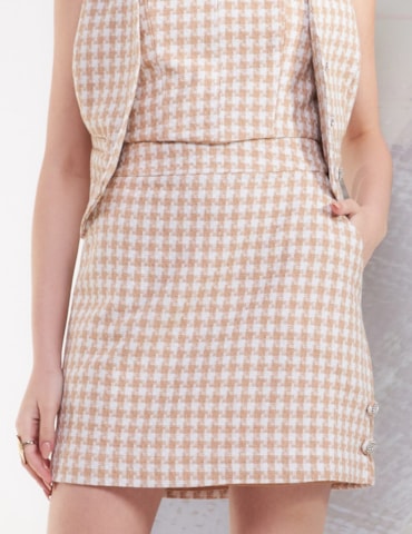 Mini Saia em Tweed com Detalhe em Strass