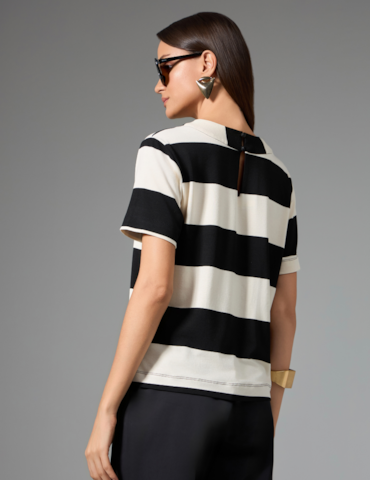 Tshirt Listrada com Detalhe em Strass