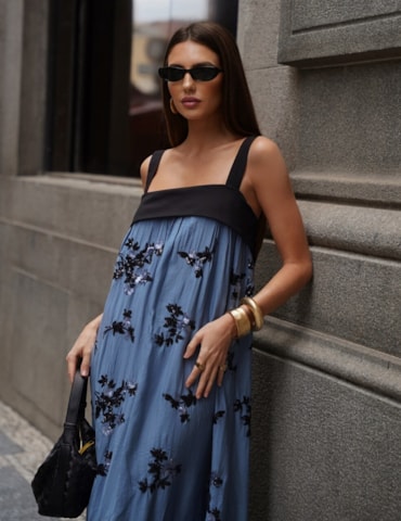 Vestido Longo com Paetês Bordados