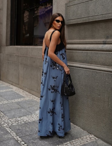 Vestido Longo com Paetês Bordados