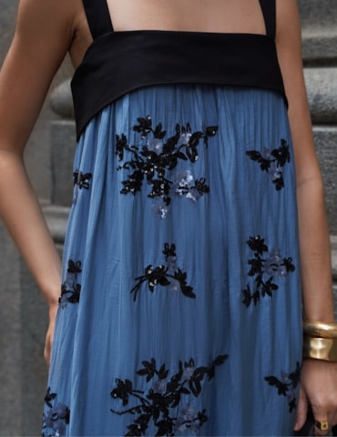 Vestido Longo com Paetês Bordados