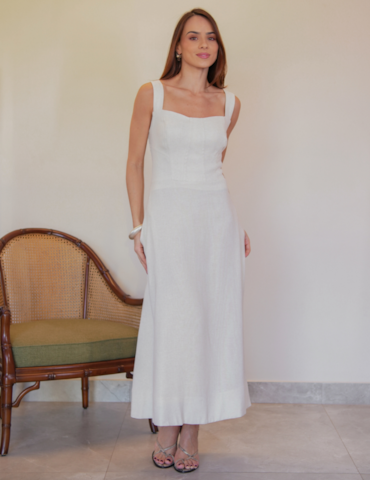Vestido Midi Evasê com Recortes